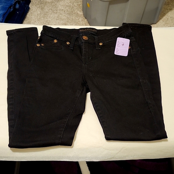 NWOT Women's Rock &Republic Black Skinny Jeans Size 4 Kashmiere - Picture 1 of 8